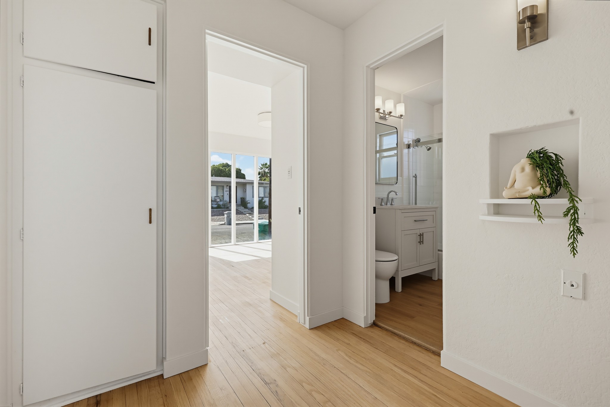 Virtual tour photo 25 of 52 for 6468 Cleo St