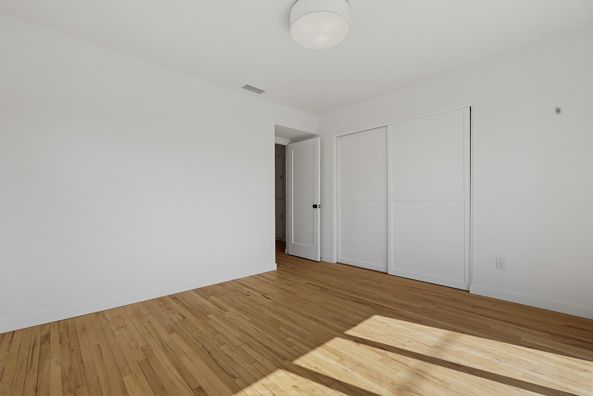 Virtual tour photo 28 of 52 for 6468 Cleo St