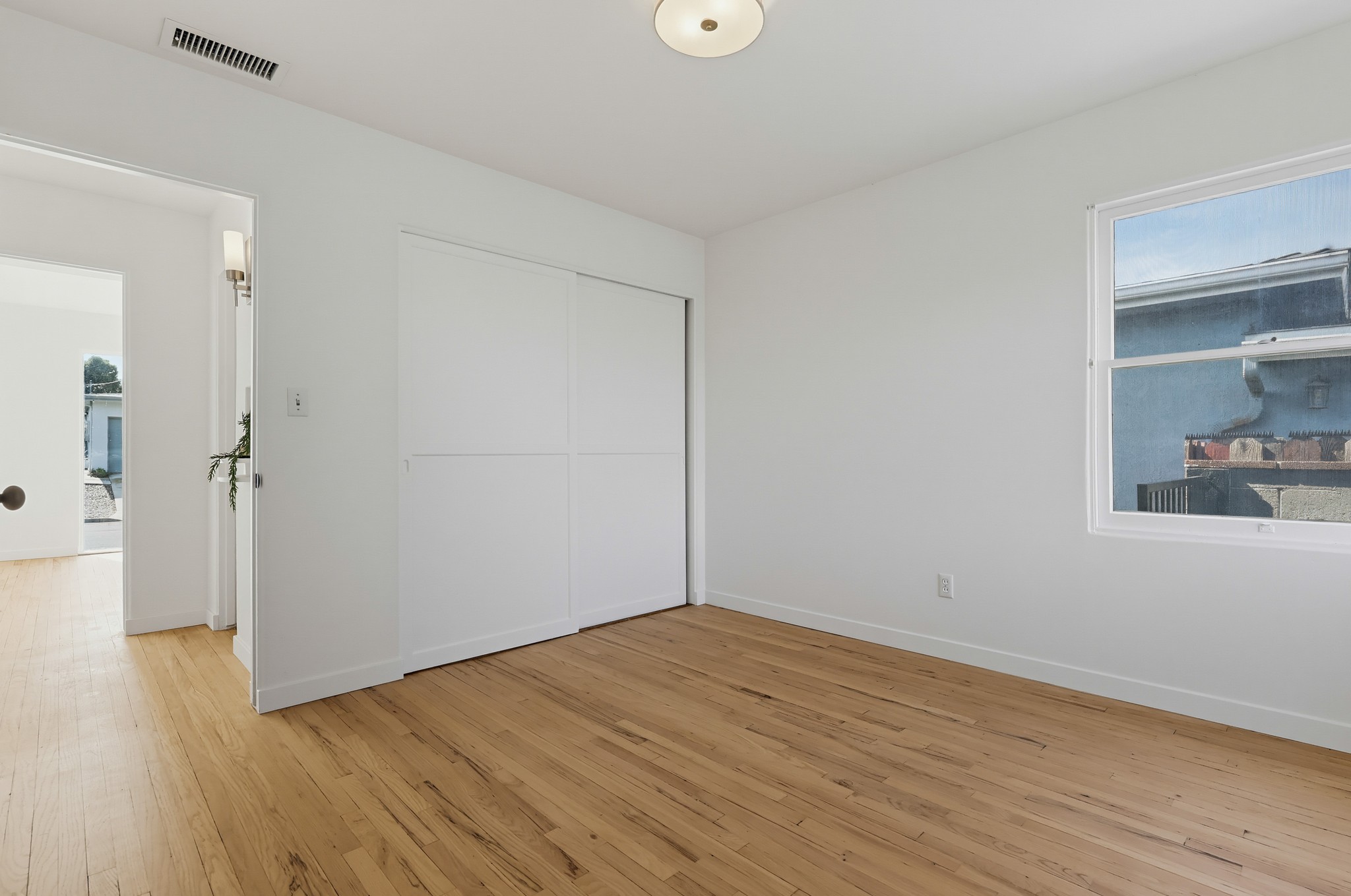Virtual tour photo 32 of 52 for 6468 Cleo St