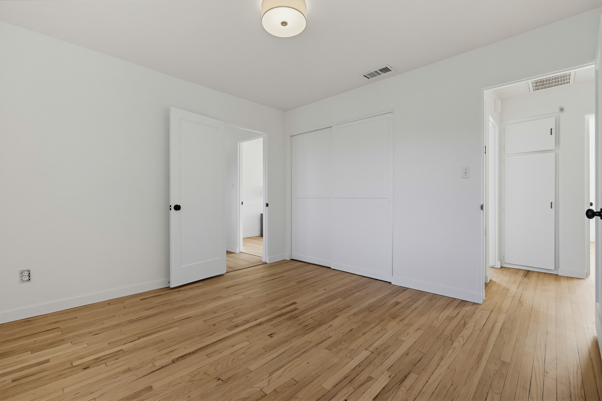 Virtual tour photo 34 of 52 for 6468 Cleo St