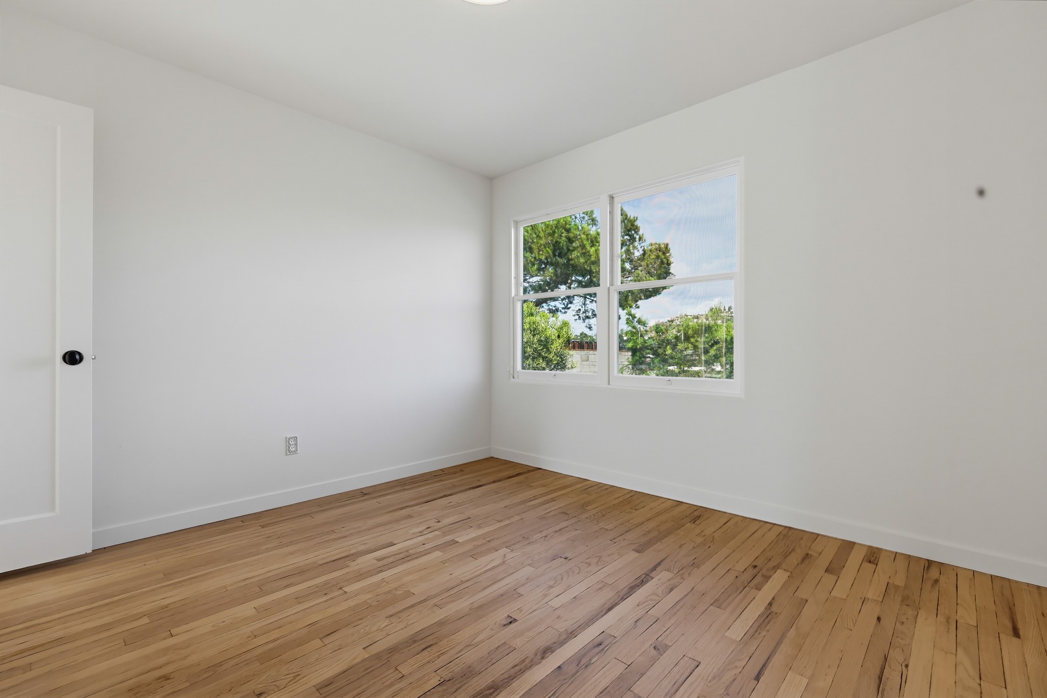 Virtual tour photo 35 of 52 for 6468 Cleo St