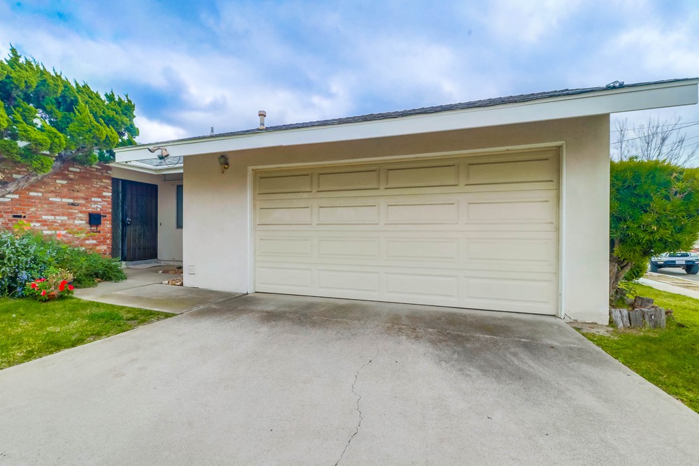 Virtual tour photo 6 of 40 for 6469 Lake Apopka Pl
