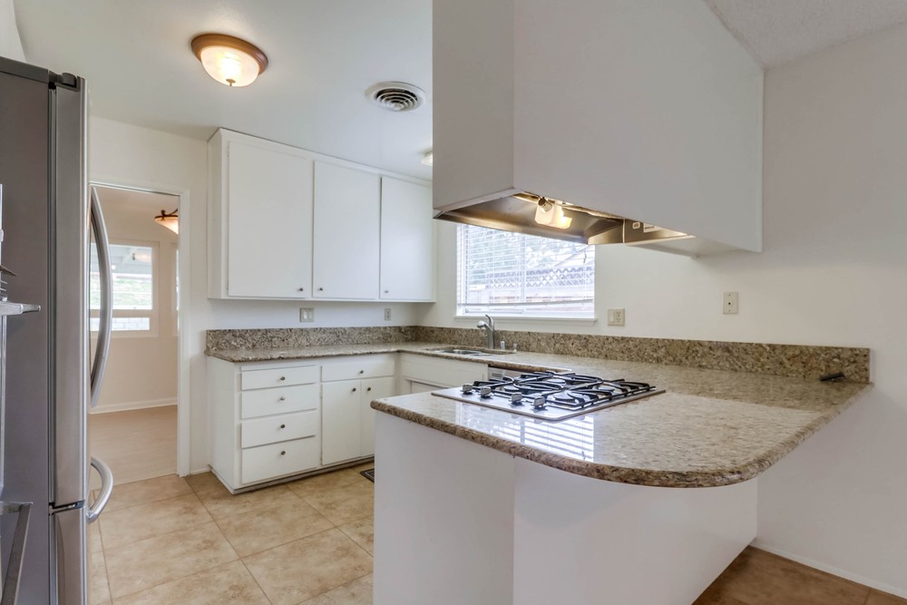 Virtual tour photo 18 of 40 for 6469 Lake Apopka Pl