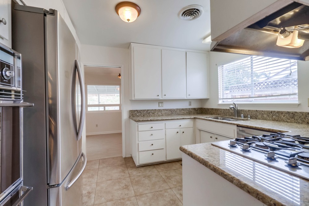 Virtual tour photo 19 of 40 for 6469 Lake Apopka Pl