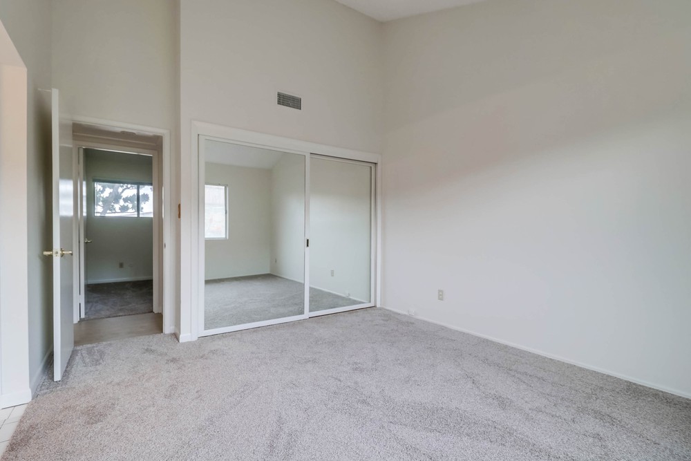Virtual tour photo 24 of 40 for 6469 Lake Apopka Pl