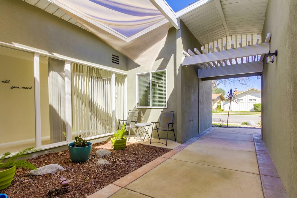 Virtual tour photo 6 of 38 for 6476 Lake Mere Ct