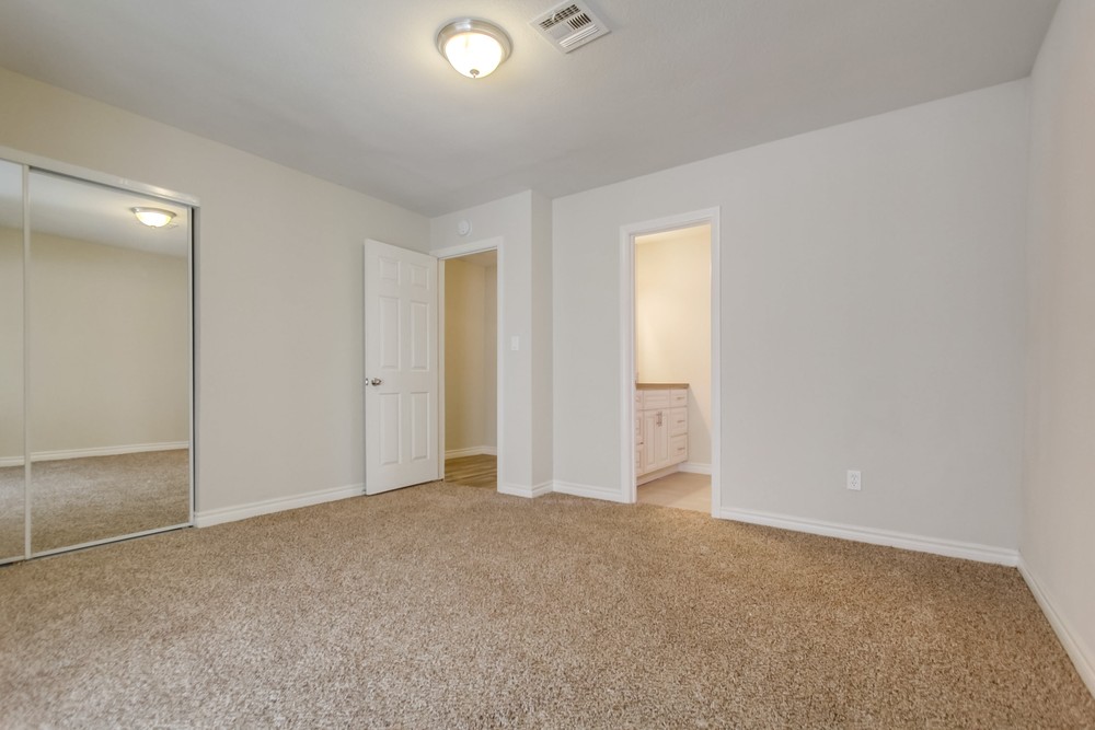 Virtual tour photo 20 of 39 for 6486 Gross St