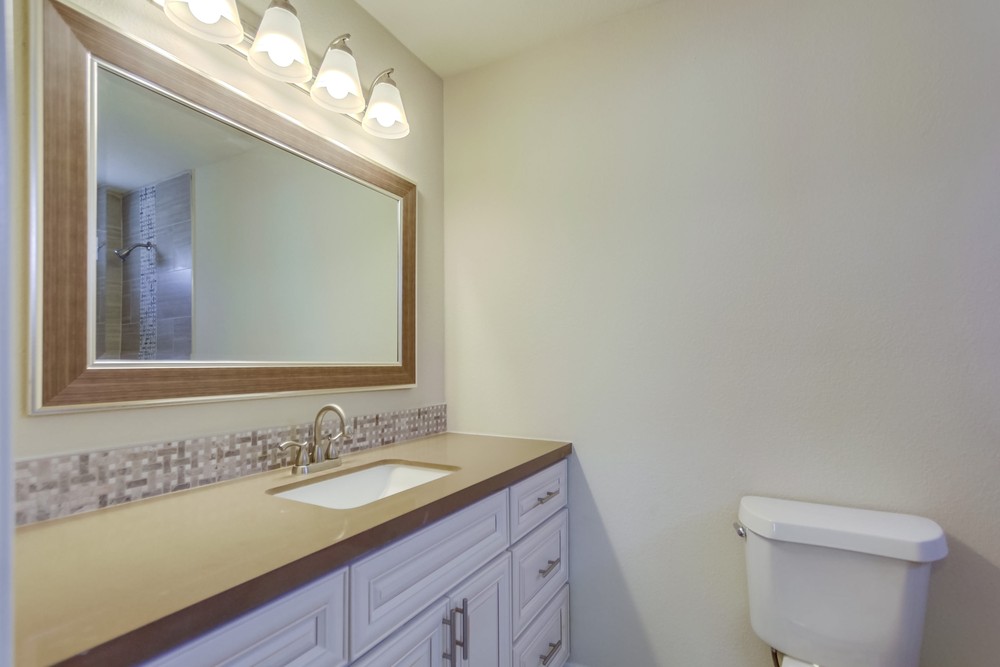 Virtual tour photo 21 of 39 for 6486 Gross St