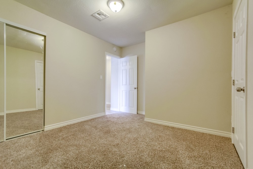 Virtual tour photo 26 of 39 for 6486 Gross St