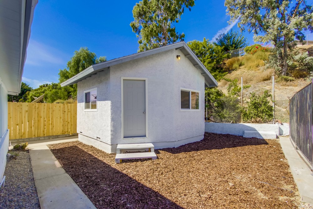 Virtual tour photo 31 of 39 for 6486 Gross St