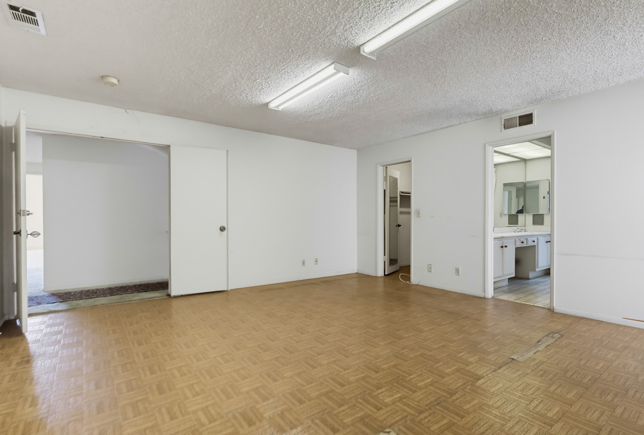Virtual tour photo 70 of 126 for 6491 E Saddle Dr