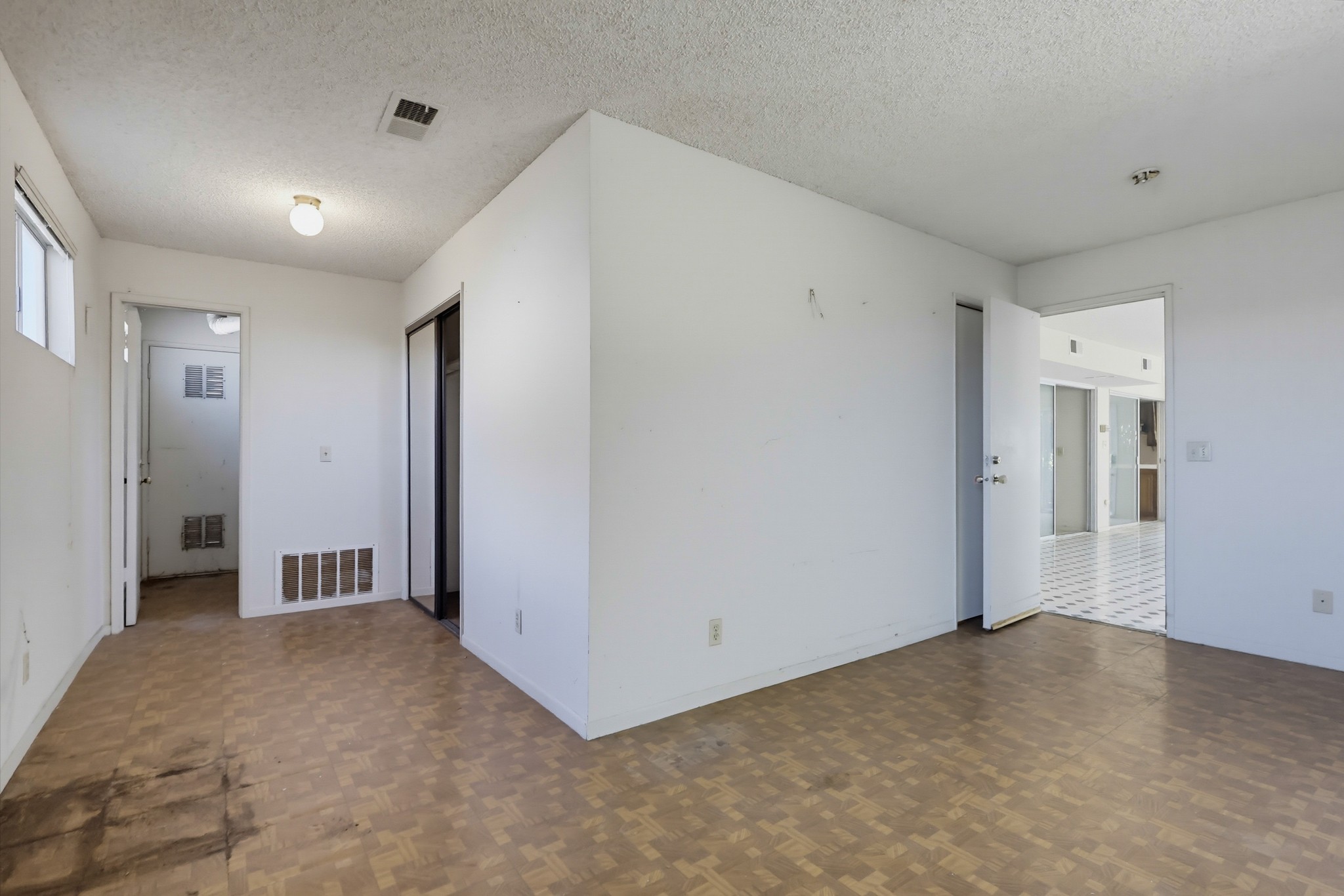 Virtual tour photo 104 of 126 for 6491 E Saddle Dr