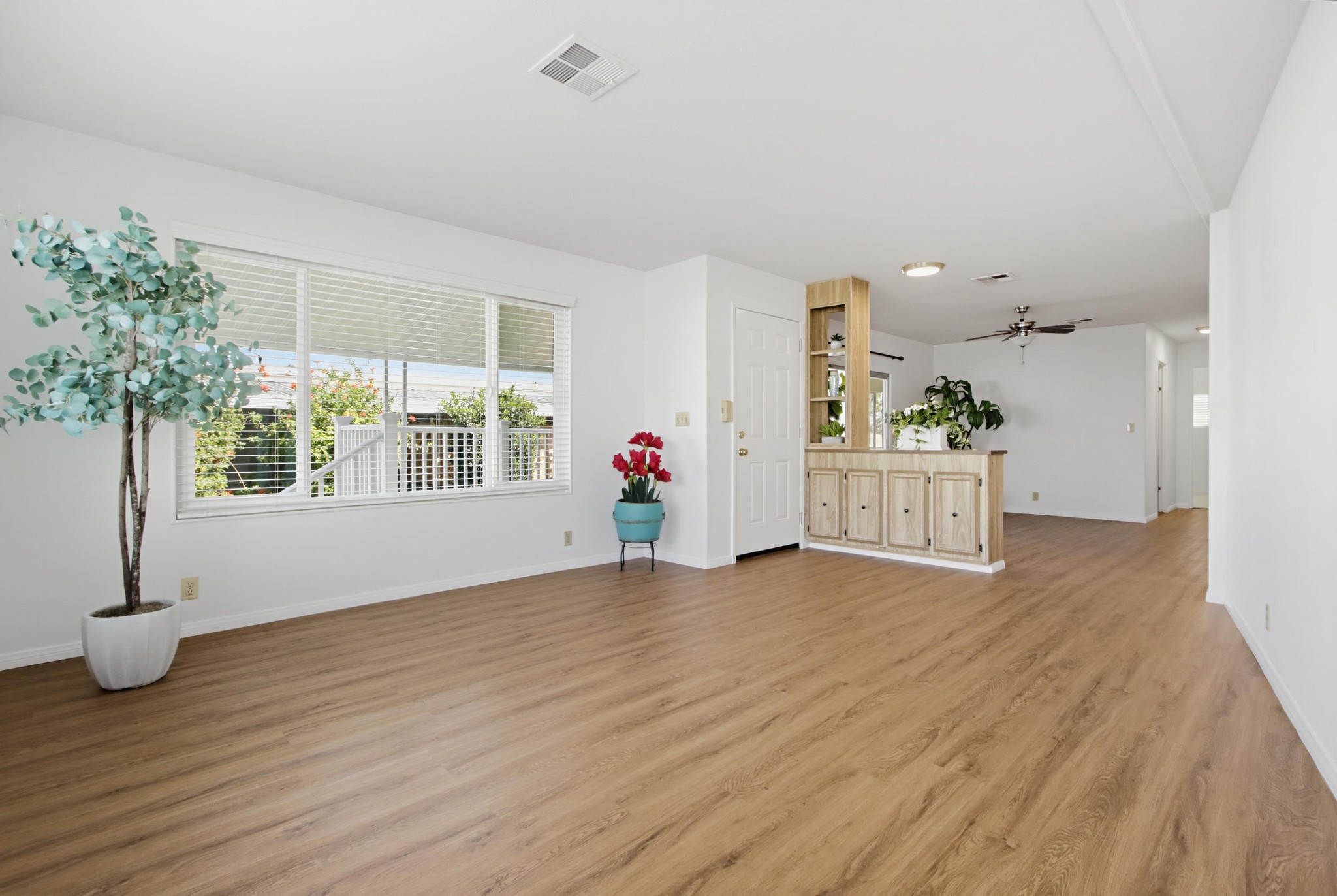 Virtual tour photo 5 of 55 for 650 S Rancho Santa Fe Rd #121