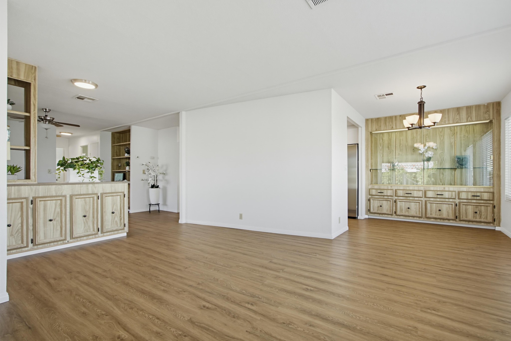 Virtual tour photo 6 of 55 for 650 S Rancho Santa Fe Rd #121