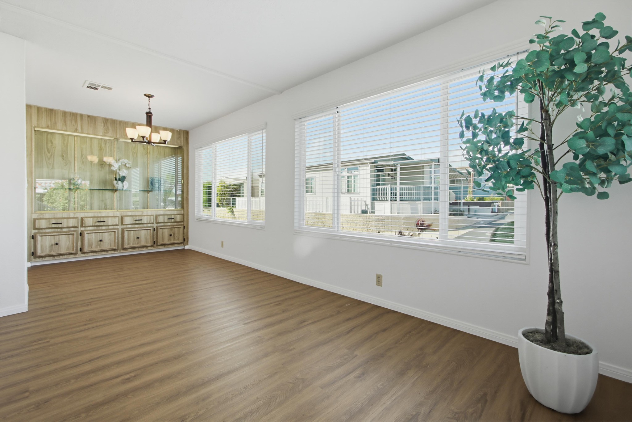 Virtual tour photo 8 of 55 for 650 S Rancho Santa Fe Rd #121