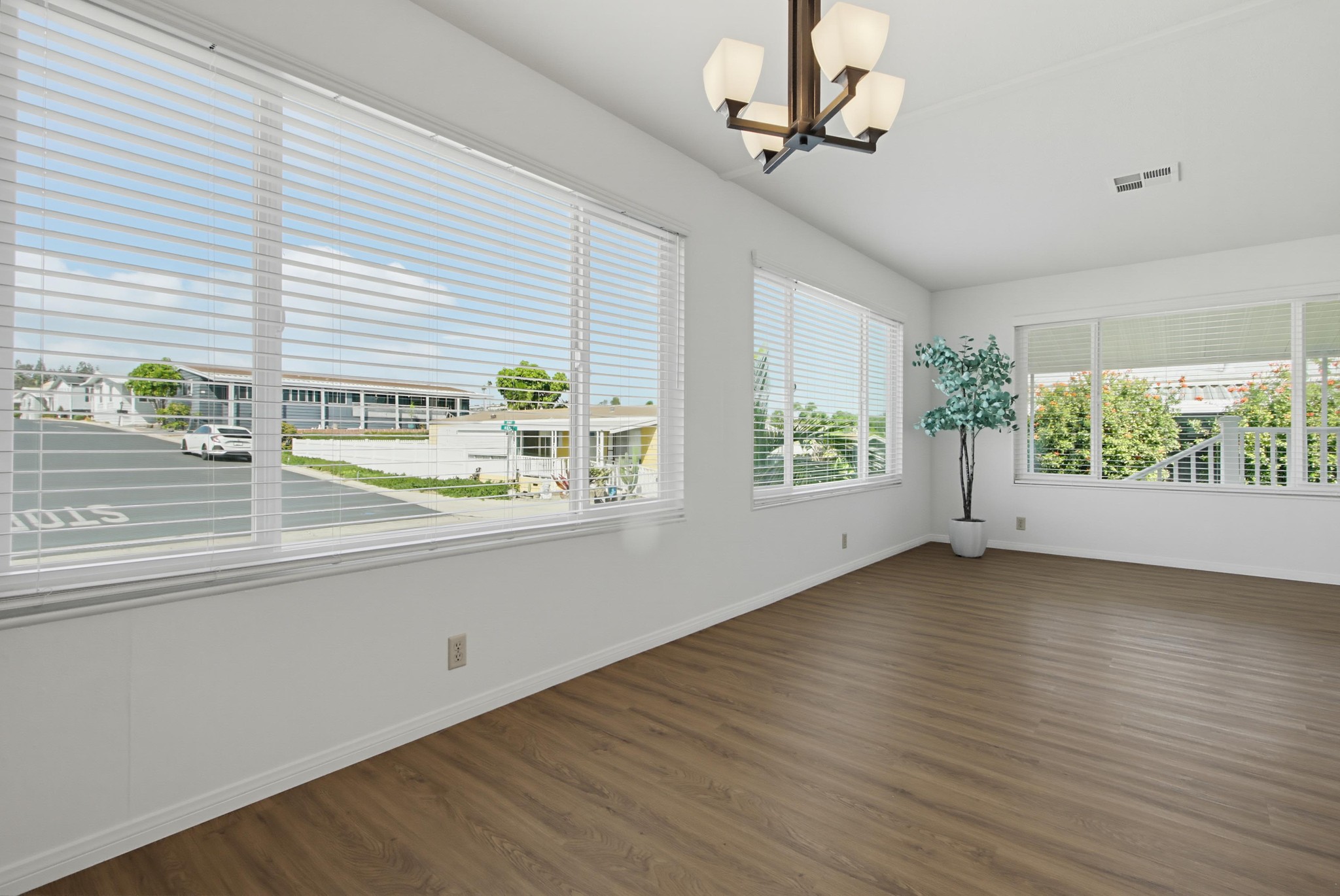 Virtual tour photo 9 of 55 for 650 S Rancho Santa Fe Rd #121