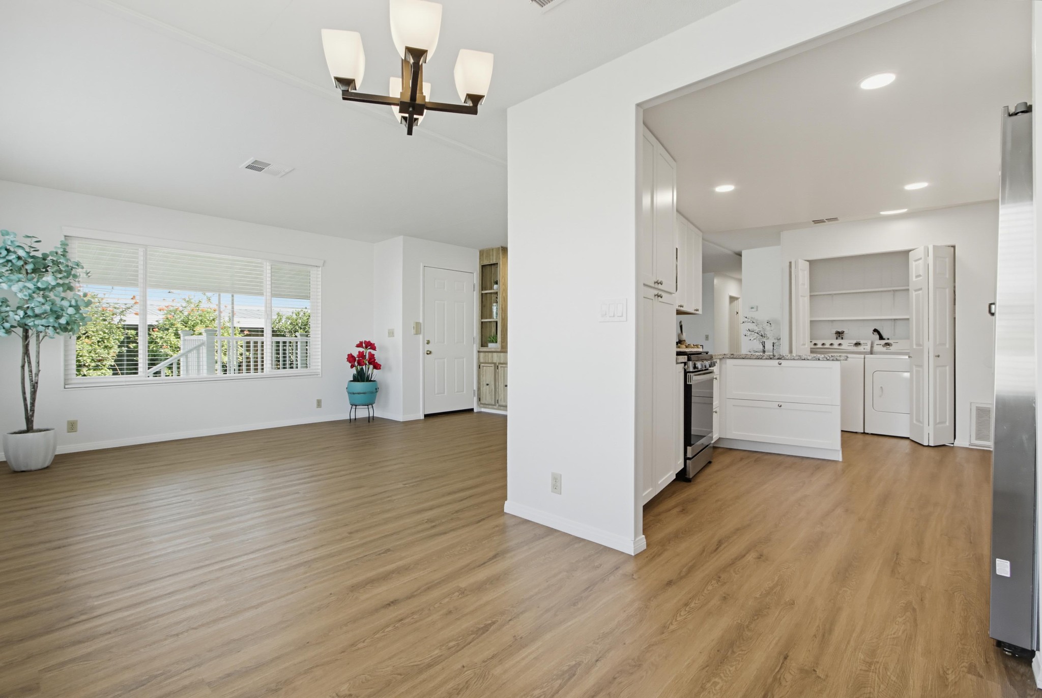 Virtual tour photo 10 of 55 for 650 S Rancho Santa Fe Rd #121