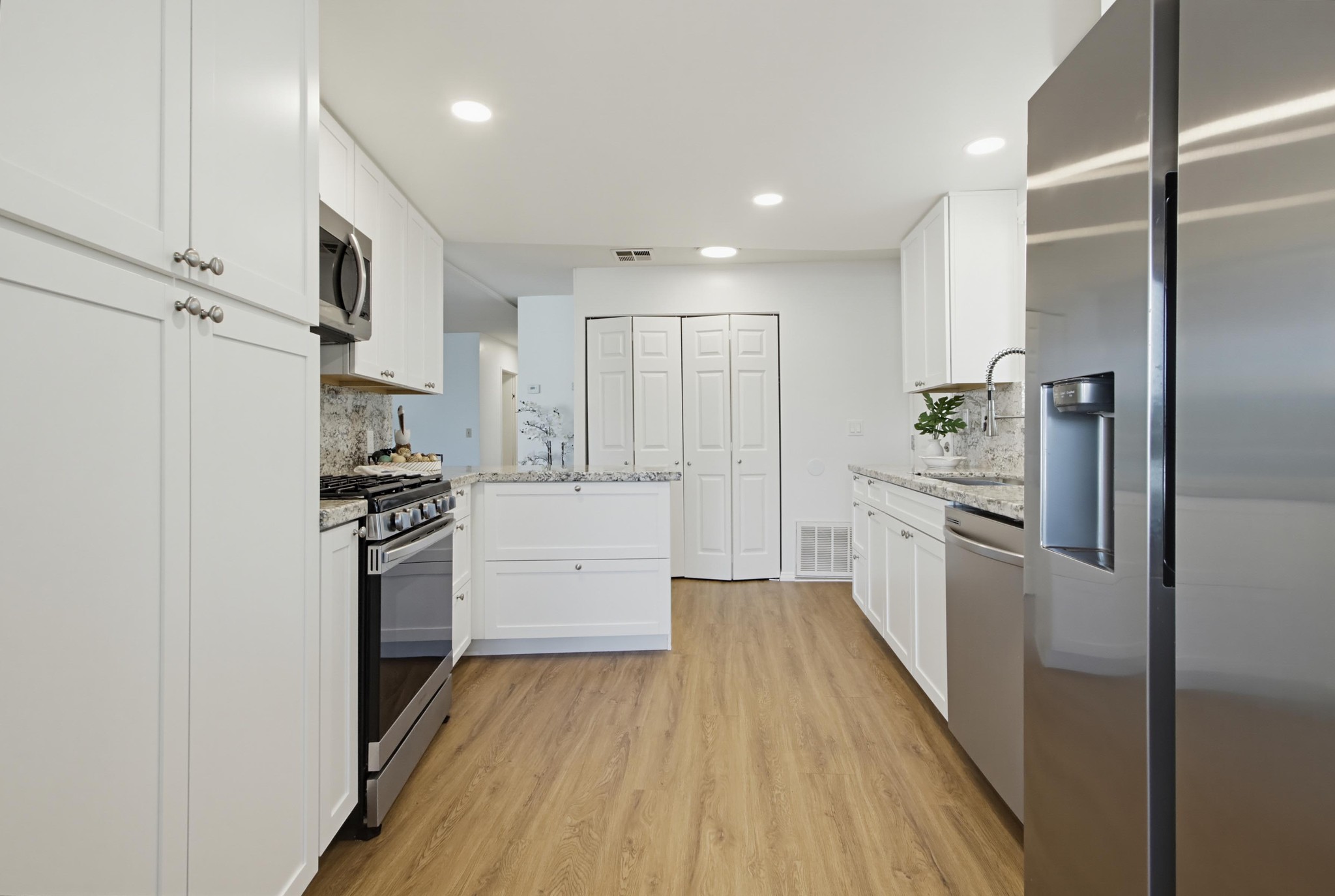 Virtual tour photo 13 of 55 for 650 S Rancho Santa Fe Rd #121