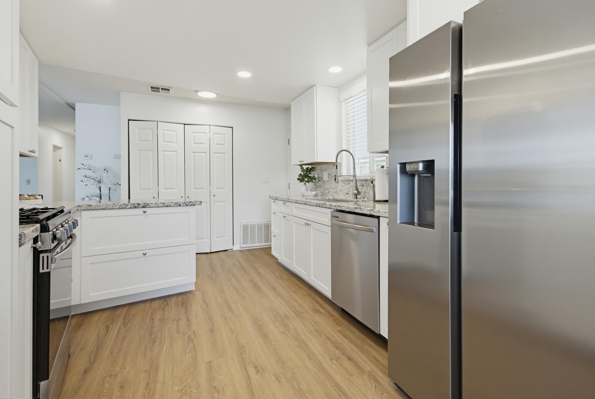 Virtual tour photo 14 of 55 for 650 S Rancho Santa Fe Rd #121
