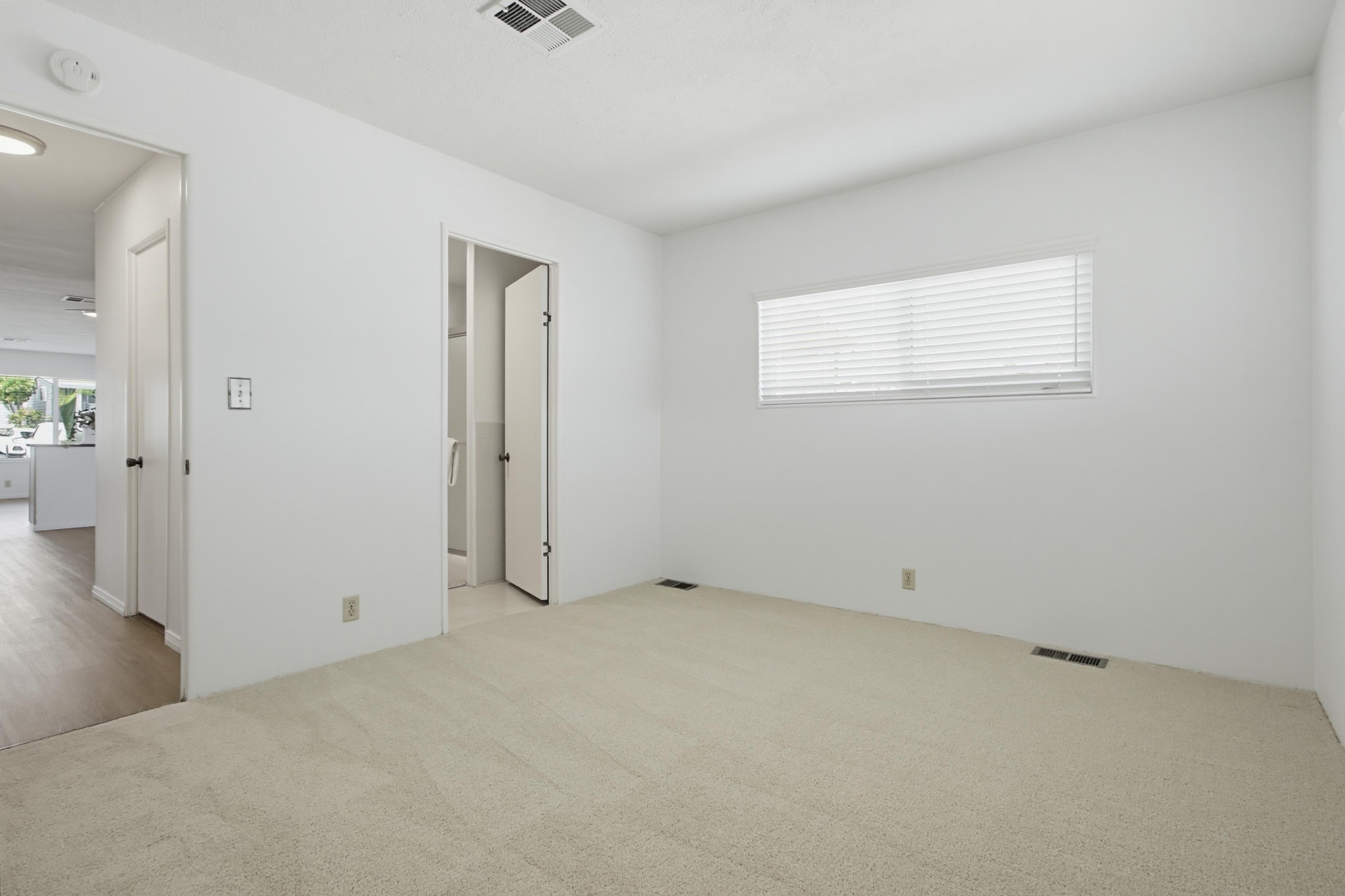 Virtual tour photo 31 of 55 for 650 S Rancho Santa Fe Rd #121