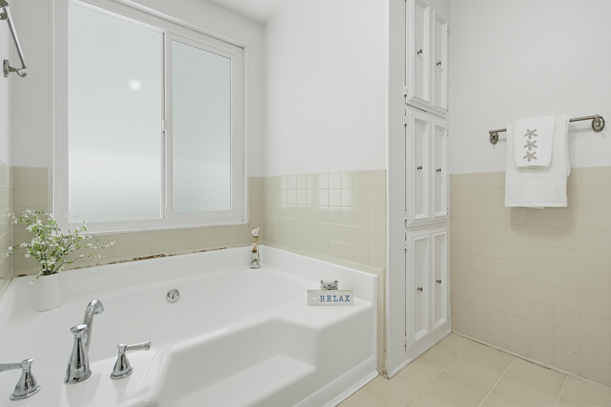 Virtual tour photo 39 of 55 for 650 S Rancho Santa Fe Rd #121