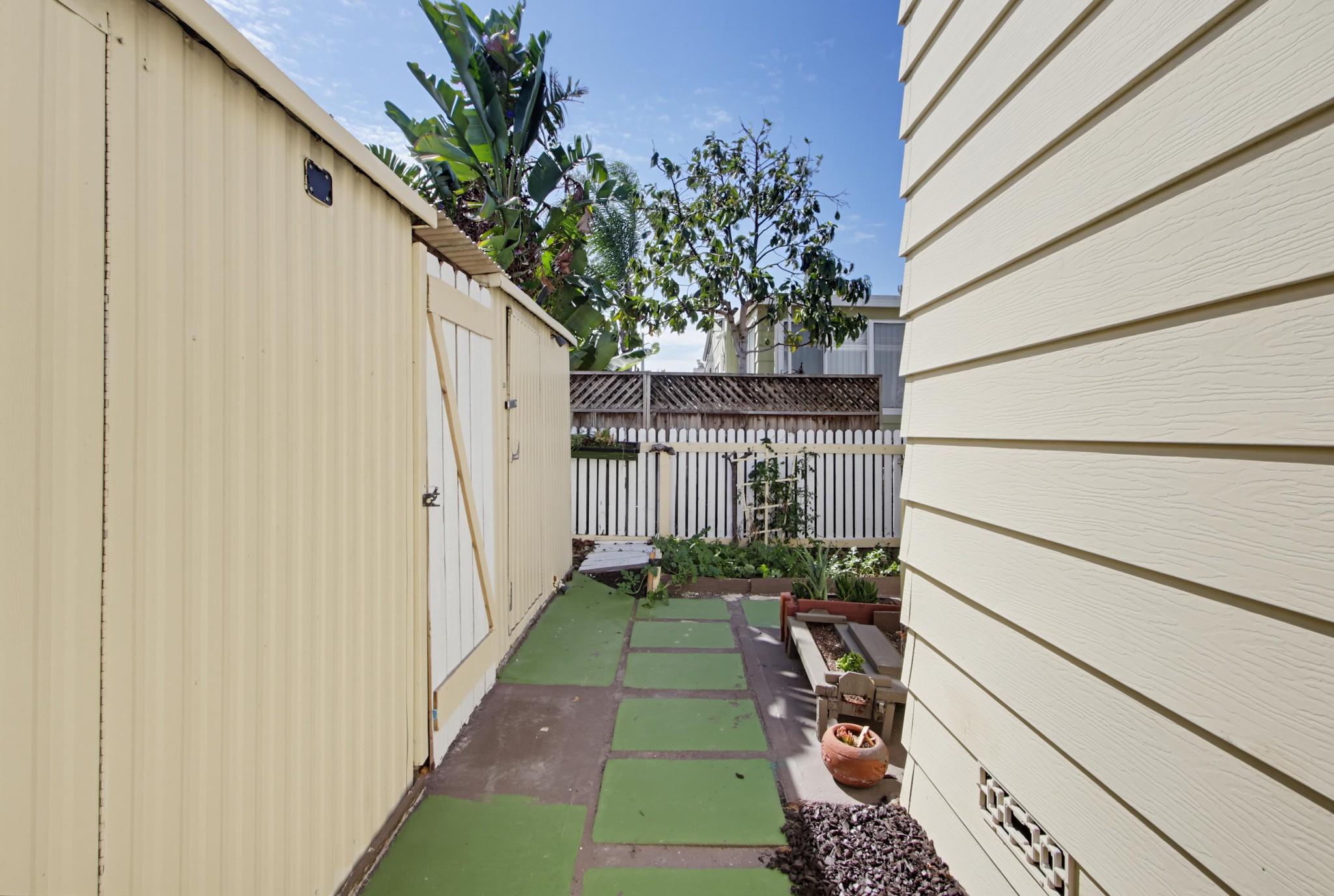Virtual tour photo 51 of 55 for 650 S Rancho Santa Fe Rd #121