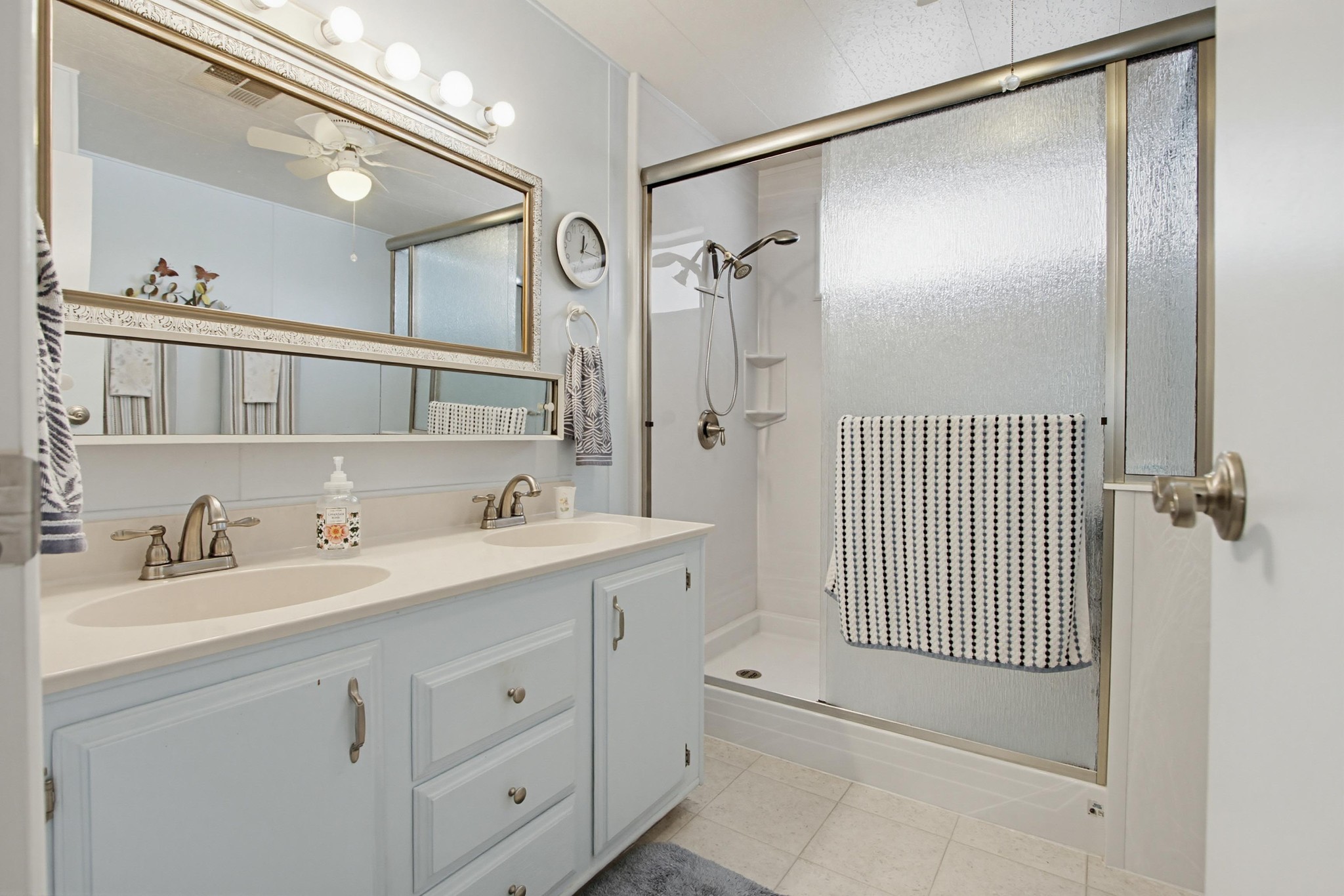 Virtual tour photo 21 of 41 for 650 S Rancho Santa Fe Rd SPC 167