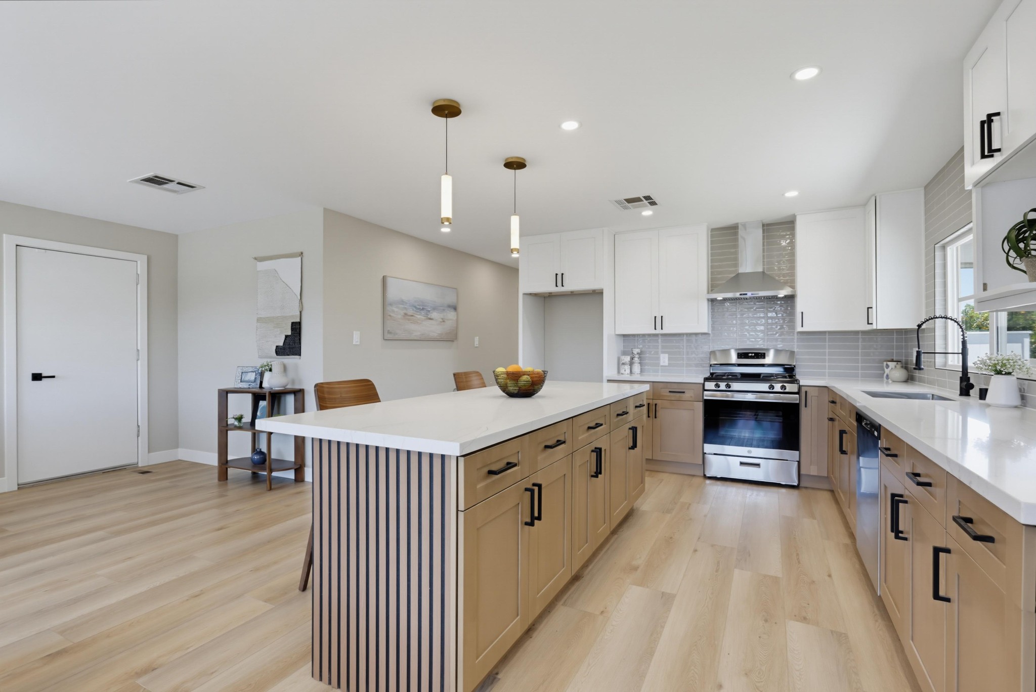 Virtual tour photo 12 of 37 for 650 S Rancho Santa Fe Rd Spc 52
