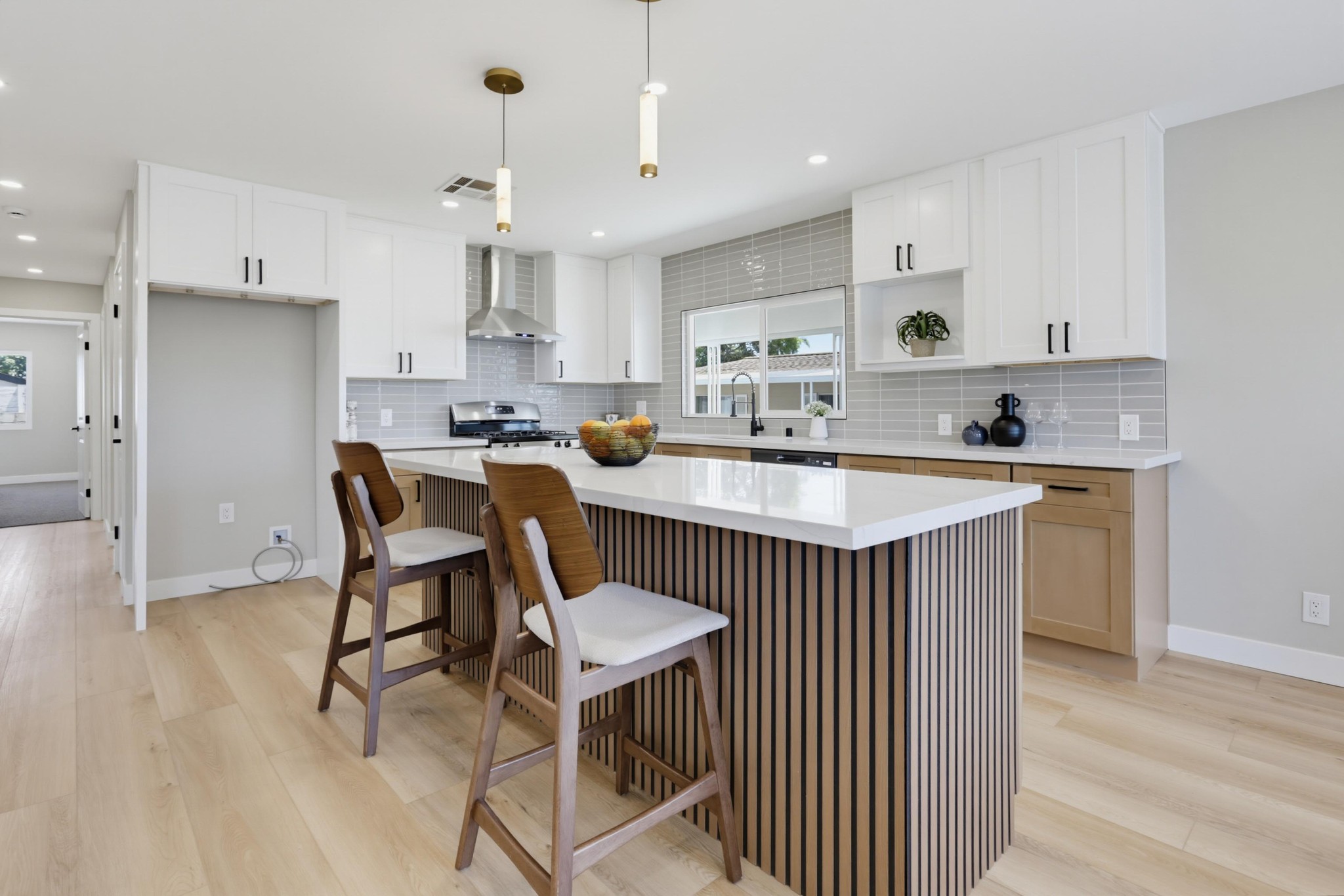 Virtual tour photo 13 of 37 for 650 S Rancho Santa Fe Rd Spc 52