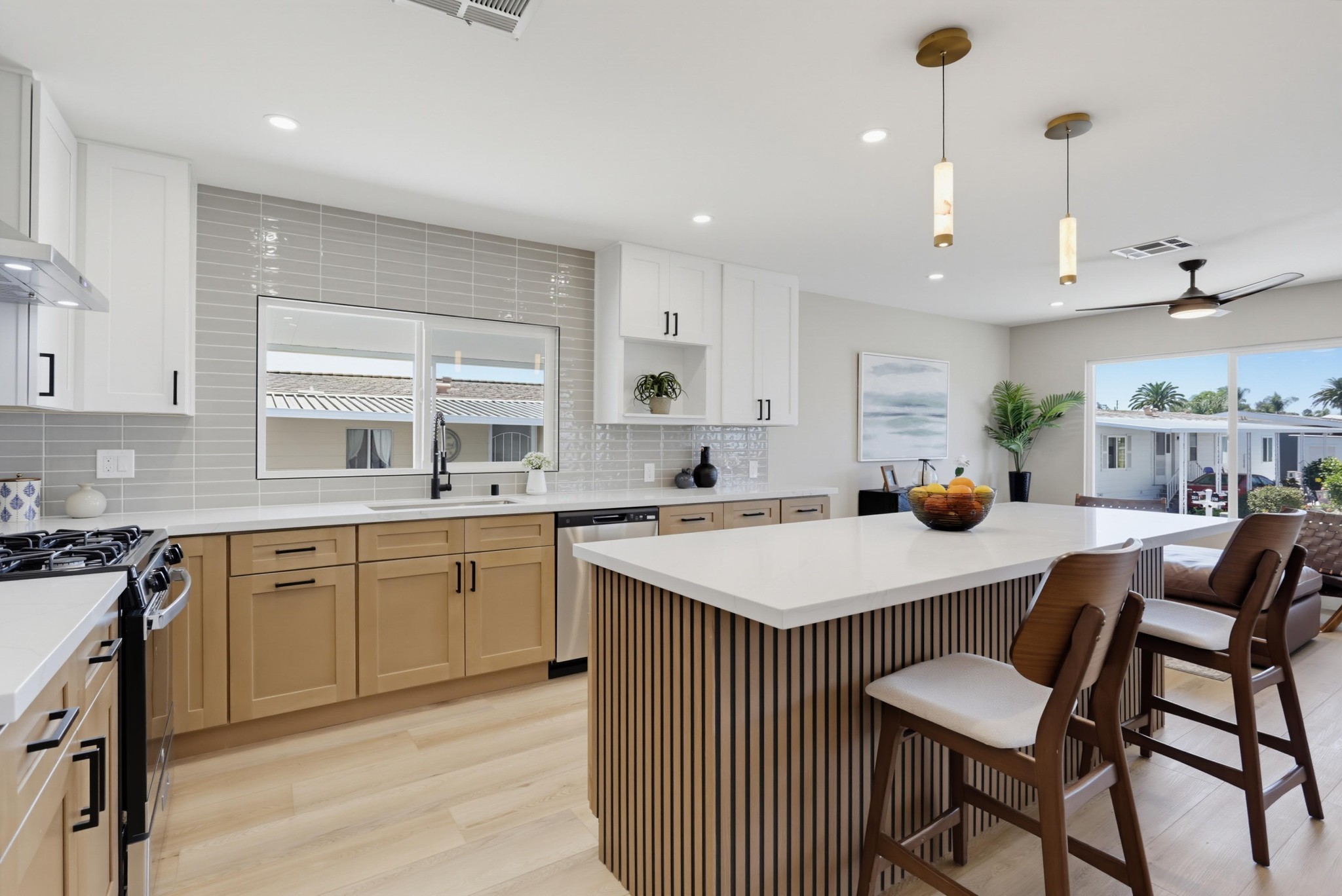 Virtual tour photo 15 of 37 for 650 S Rancho Santa Fe Rd Spc 52