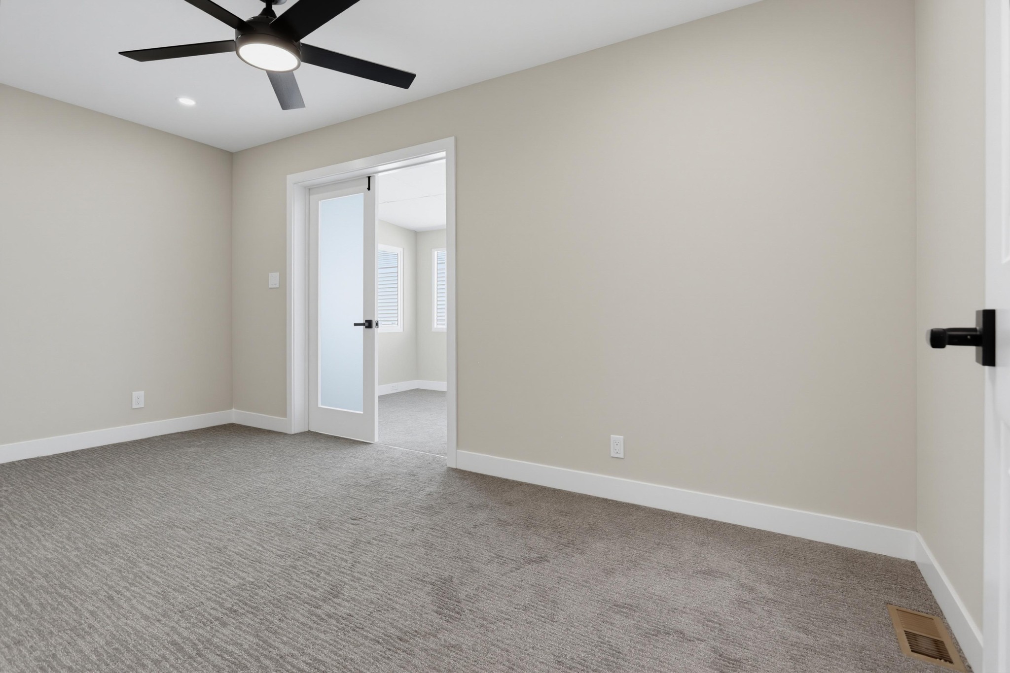 Virtual tour photo 17 of 37 for 650 S Rancho Santa Fe Rd Spc 52