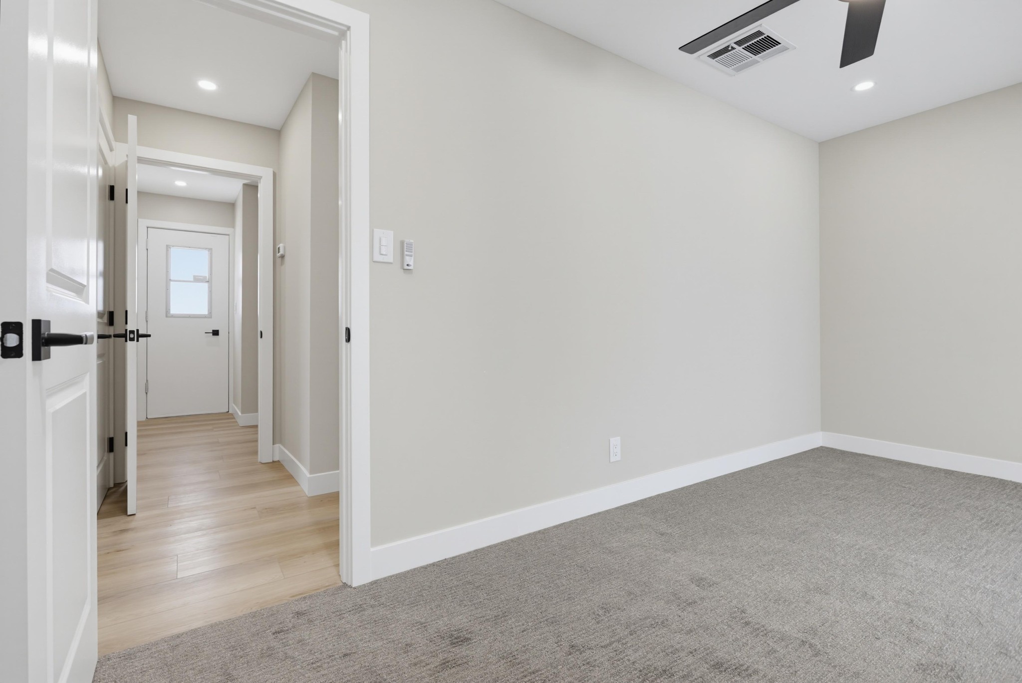 Virtual tour photo 18 of 37 for 650 S Rancho Santa Fe Rd Spc 52