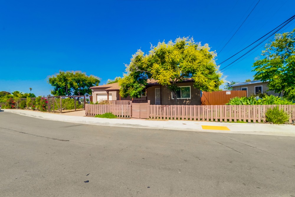 Virtual tour photo 1 of 47 for 6520 Zena Dr