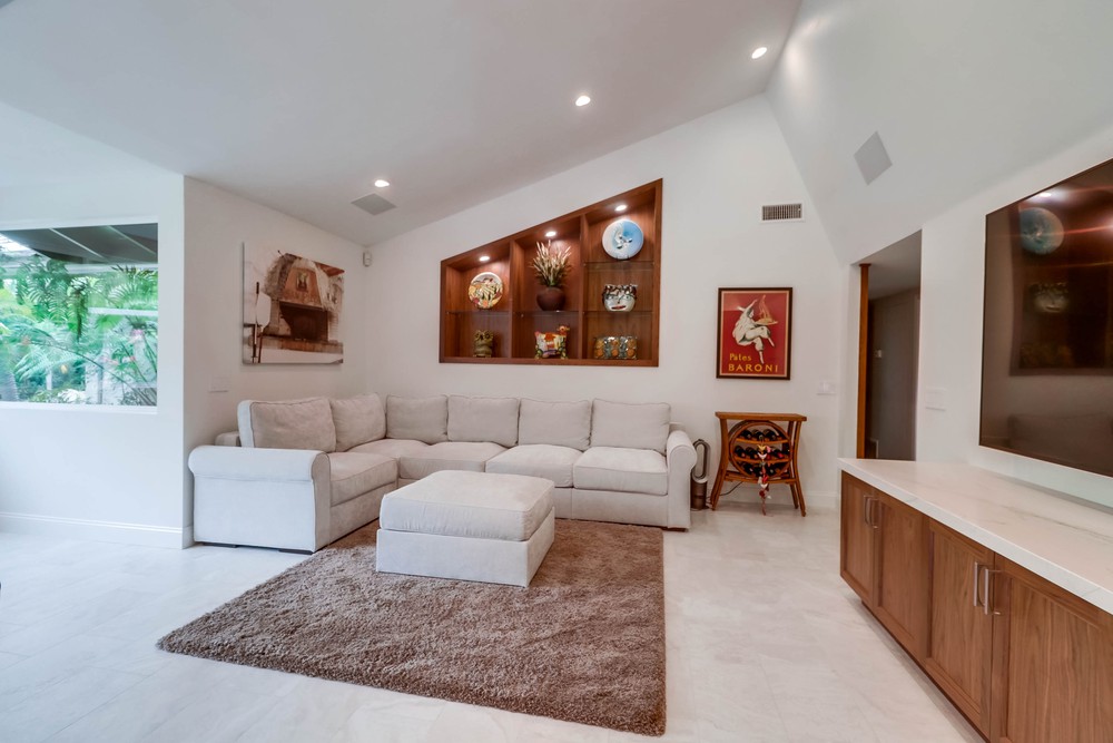 Virtual tour photo 4 of 21 for 6523 Hopedale Ct
