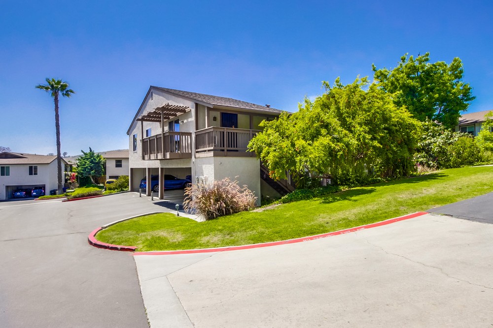 Virtual tour photo 1 of 53 for 6538 Bell Bluff Ave