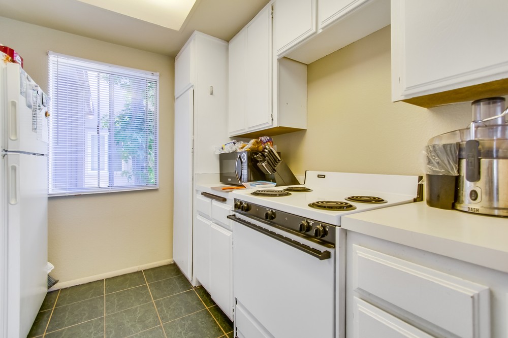 Virtual tour photo 14 of 29 for 6540 College Grove Drive #28