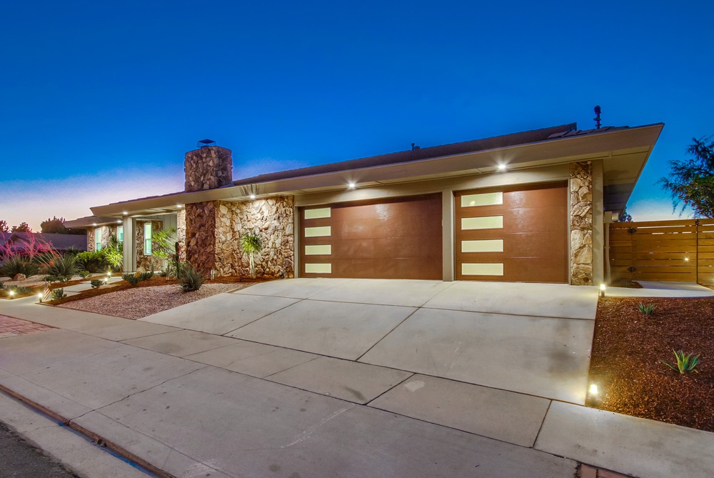 Virtual tour photo 4 of 125 for 6558 Crystalaire Dr