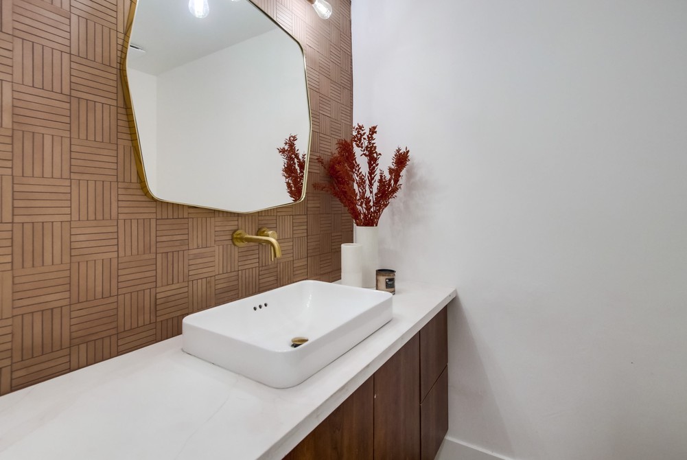 Virtual tour photo 37 of 125 for 6558 Crystalaire Dr