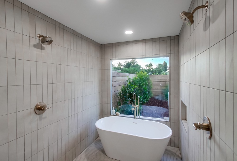 Virtual tour photo 47 of 125 for 6558 Crystalaire Dr