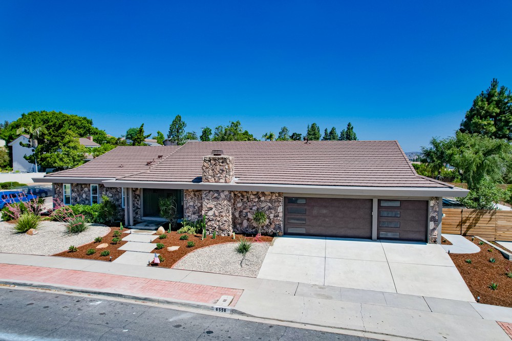 Virtual tour photo 4 of 36 for 6558 Crystalaire Dr