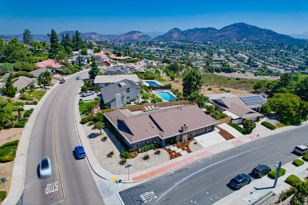 Virtual tour photo 6 of 36 for 6558 Crystalaire Dr
