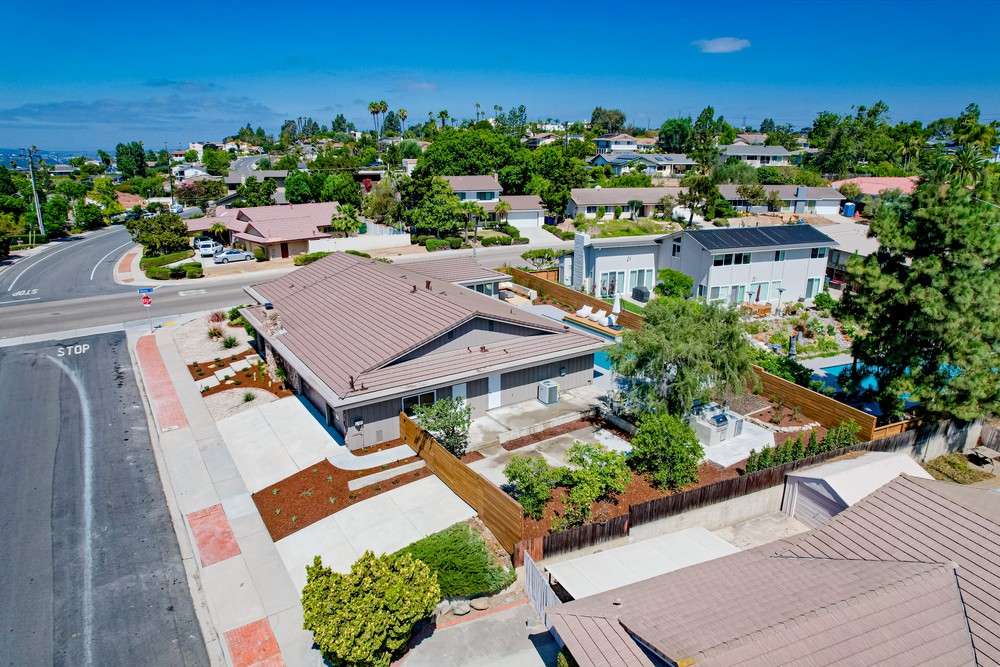 Virtual tour photo 10 of 36 for 6558 Crystalaire Dr