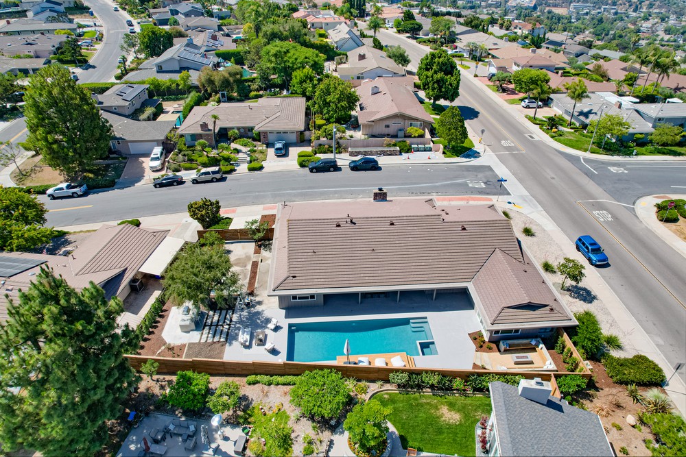 Virtual tour photo 12 of 36 for 6558 Crystalaire Dr