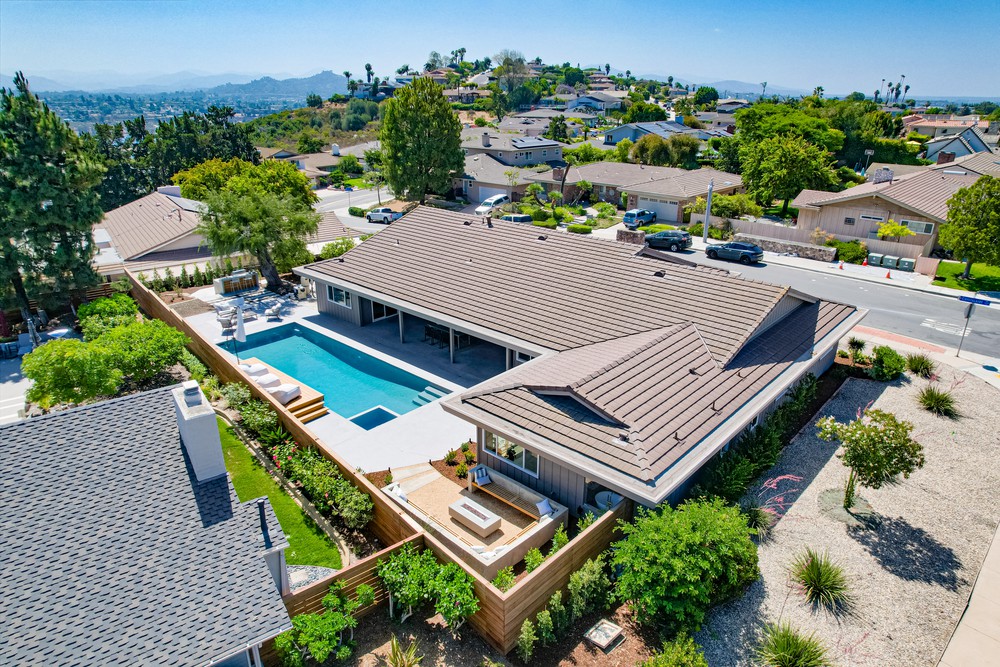 Virtual tour photo 13 of 36 for 6558 Crystalaire Dr