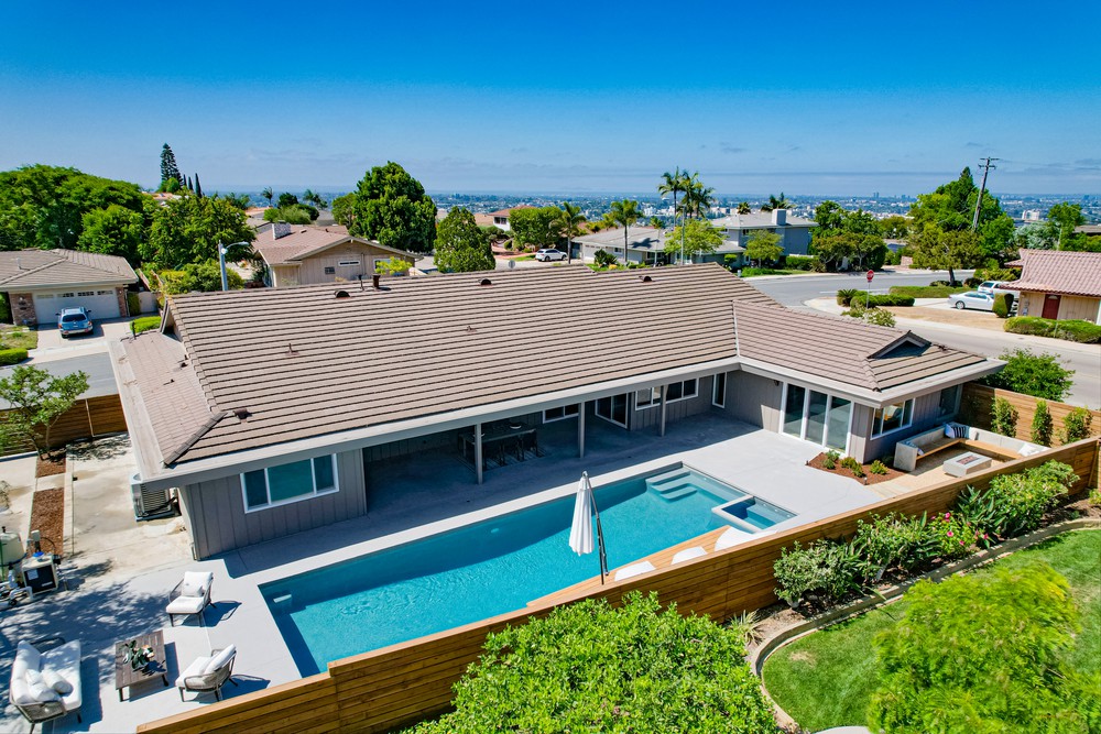 Virtual tour photo 14 of 36 for 6558 Crystalaire Dr