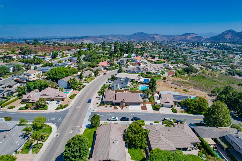 Virtual tour photo 19 of 36 for 6558 Crystalaire Dr