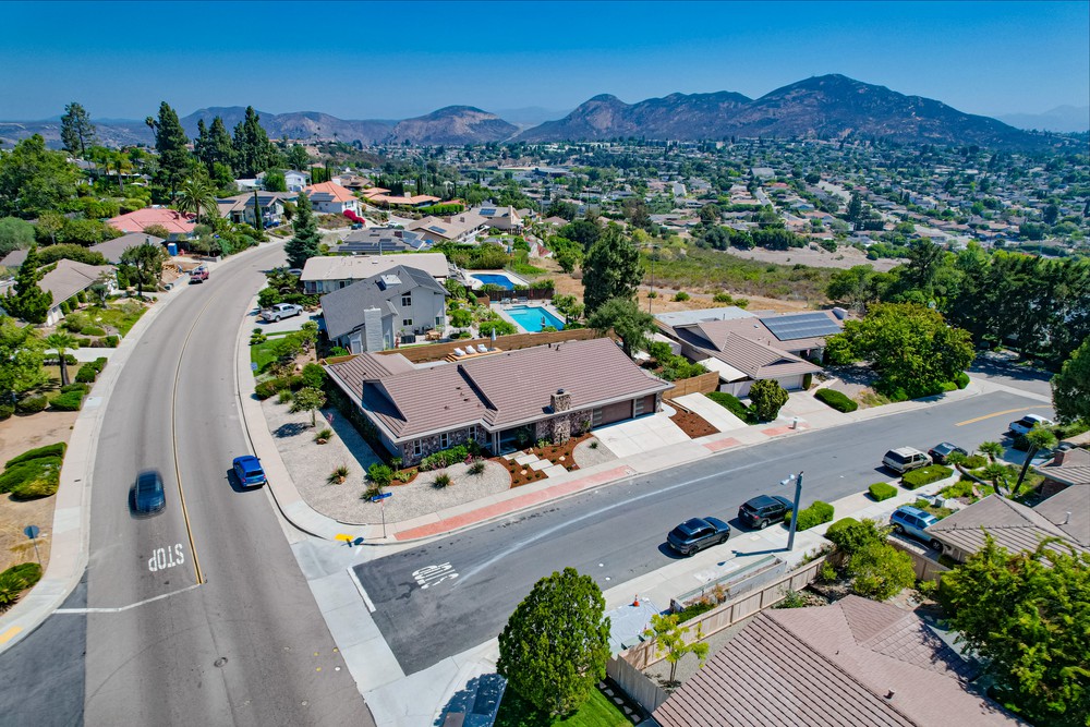 Virtual tour photo 31 of 36 for 6558 Crystalaire Dr