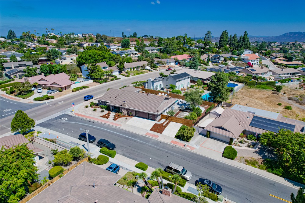 Virtual tour photo 33 of 36 for 6558 Crystalaire Dr