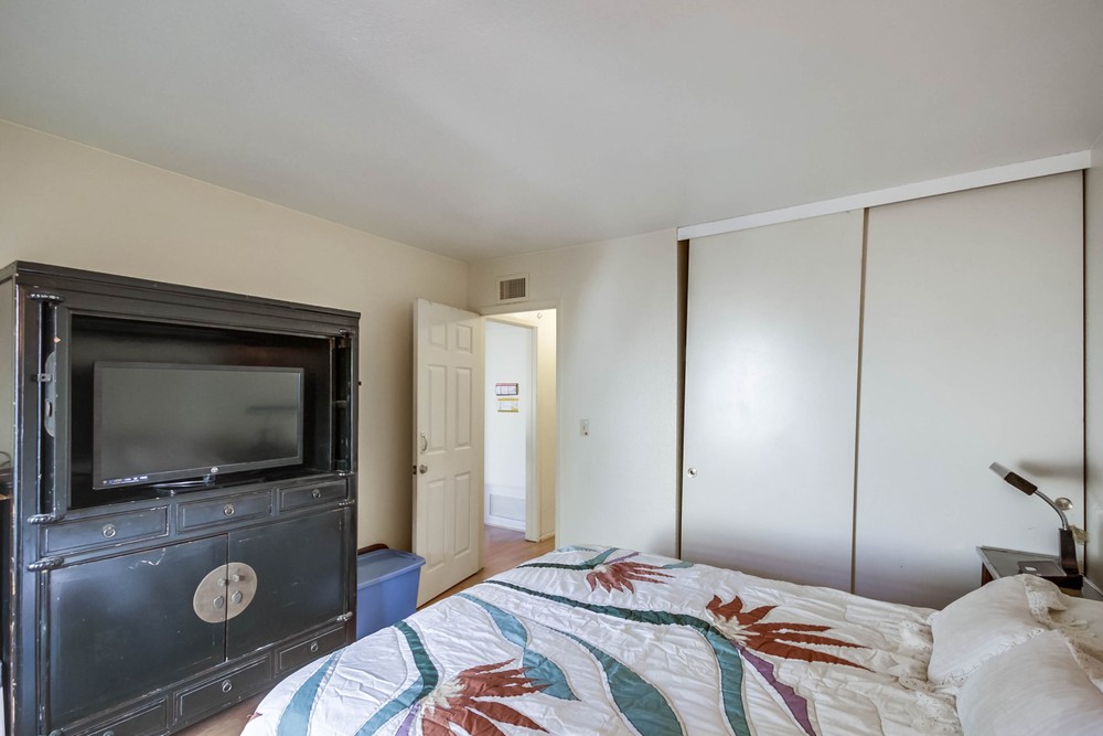 Virtual tour photo 11 of 22 for 6558 Pinecone Ln