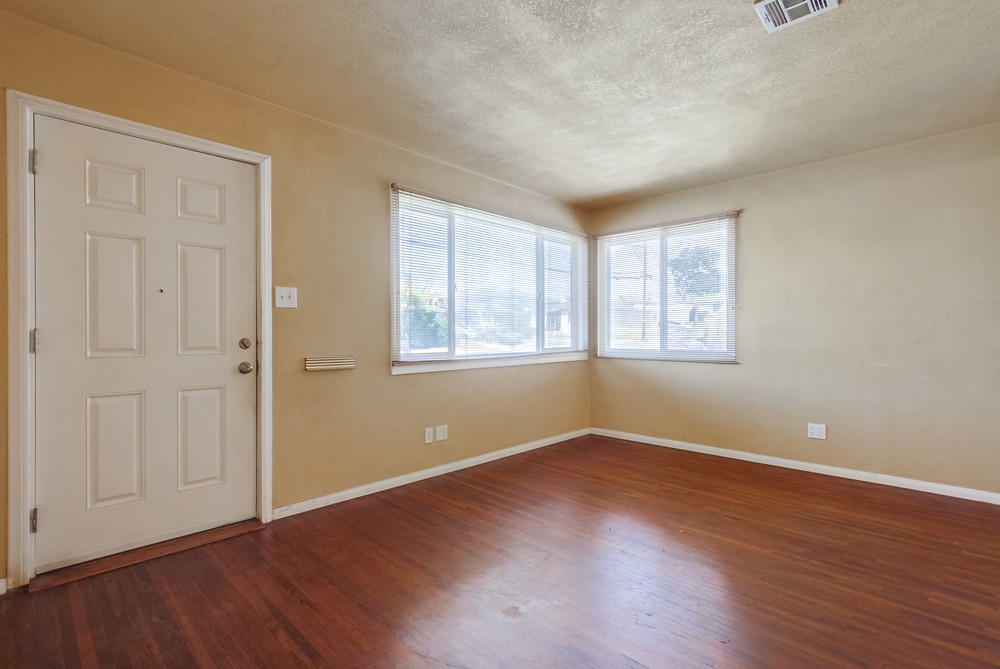 Virtual tour photo 12 of 54 for 6563 Osler St